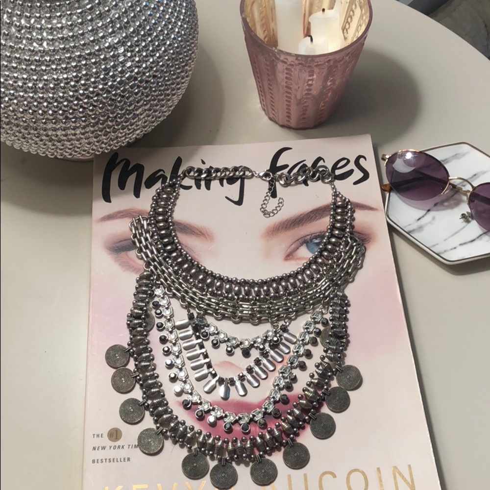 Statement necklace